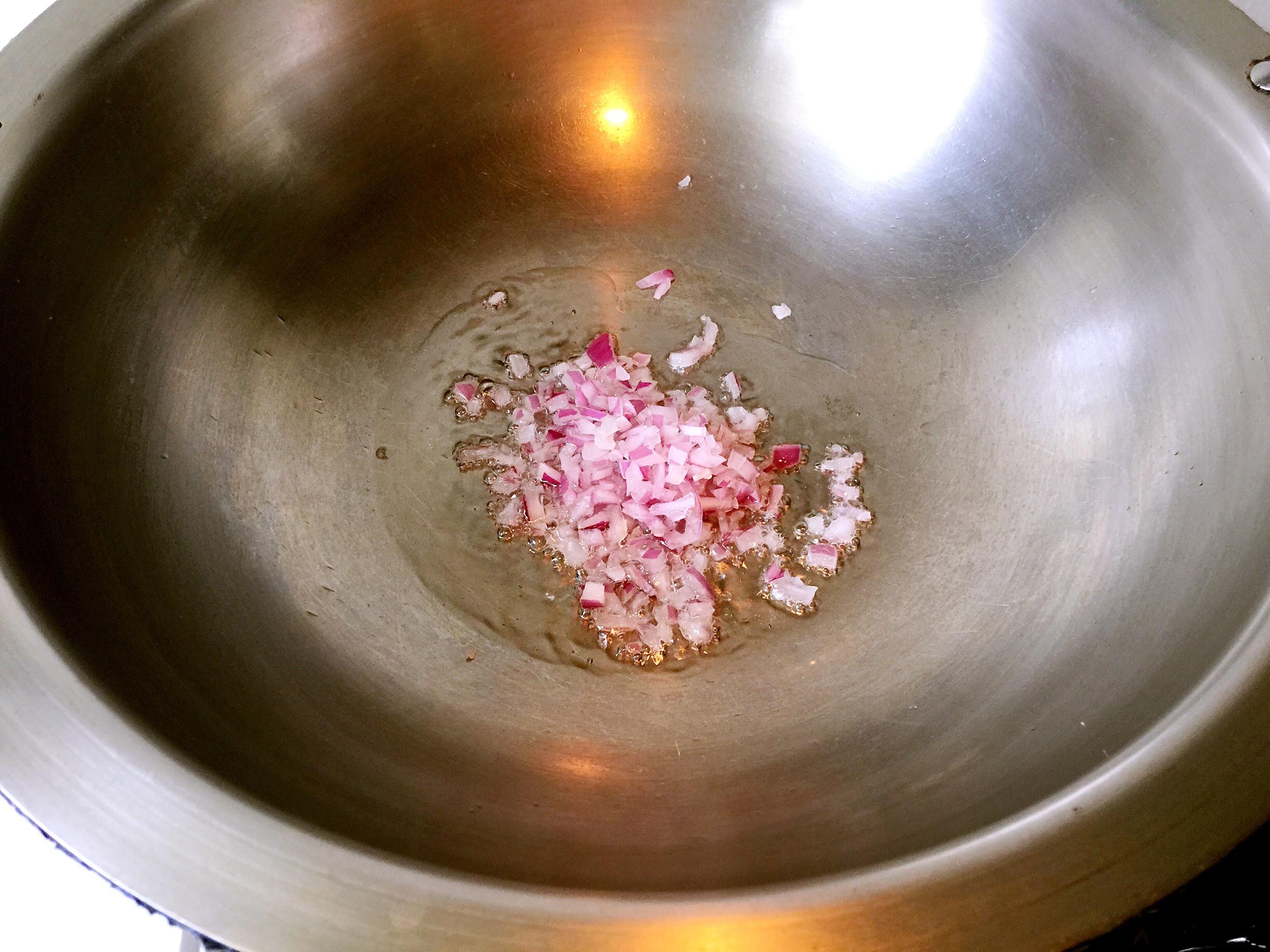野蔥香椿醬拌麪的做法 步骤7