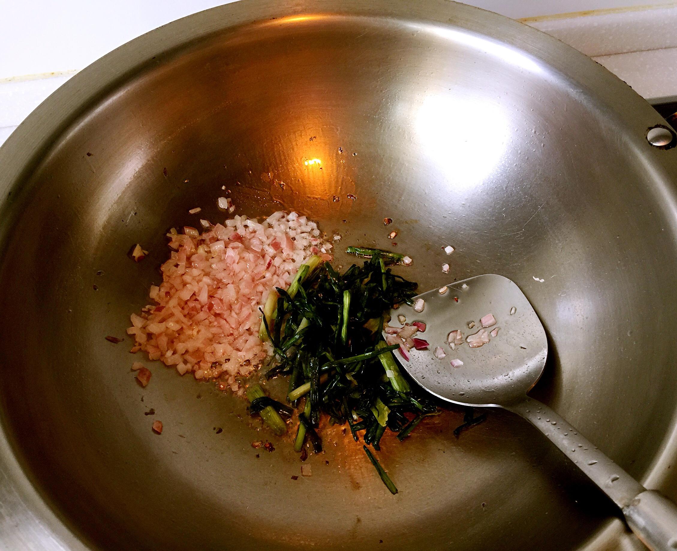 野蔥香椿醬拌麪的做法 步骤9