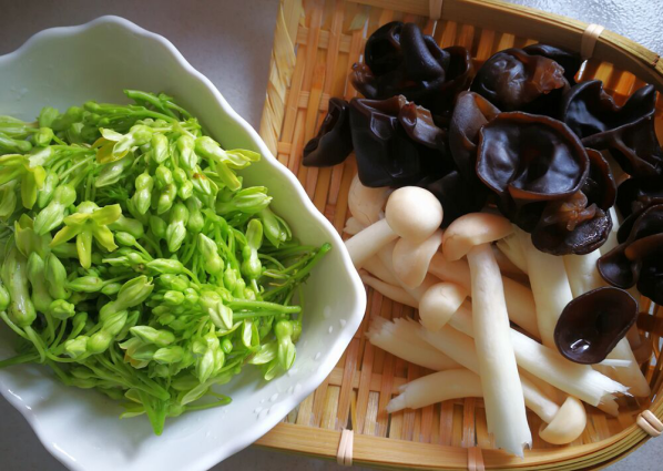 清新香甜的山珍套餐~蓮子玉米飯和山珍湯·圓滿素食的做法 步骤8