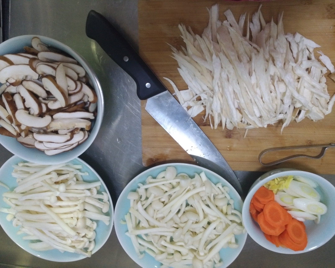 家常～蘑菇湯的做法 步骤3