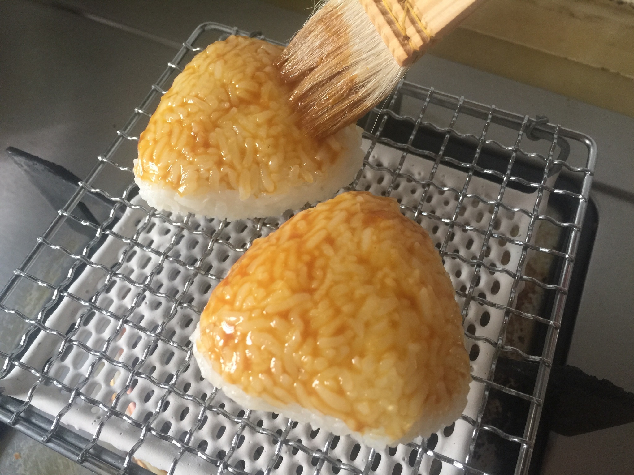 味增蛋黃醬烤飯糰的做法 步骤3