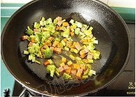 蔬菜咖哩炒飯的做法 步骤6