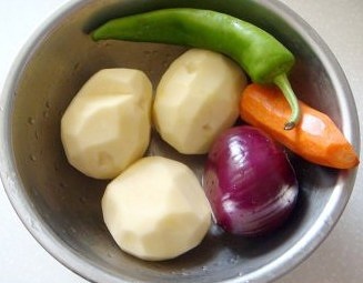 香辣幹鍋土豆片的做法 步骤1