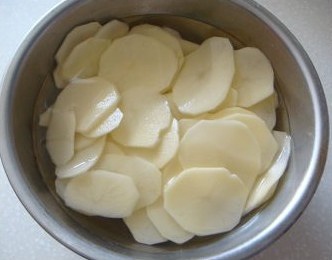 香辣幹鍋土豆片的做法 步骤3