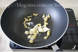 鴛鴦剁椒魚頭火鍋的做法 步骤3